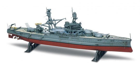 Revell - USS Arizona Battleship 1:426 Scale