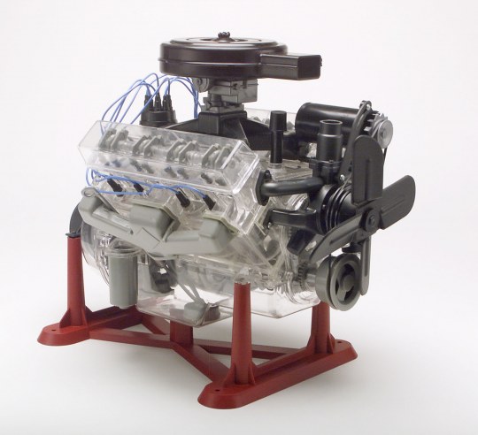 Revell - Visible V-8 Engine 1:4 Scale