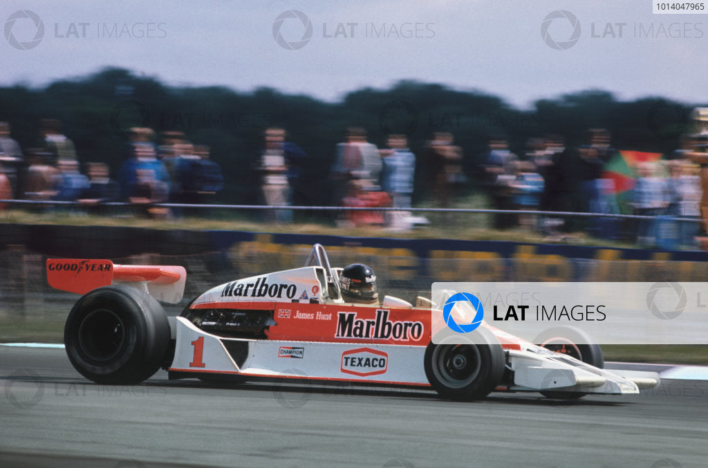 Tameo - McLaren MP26 Ford 1977 White Metal Car Kit Scale 1:43