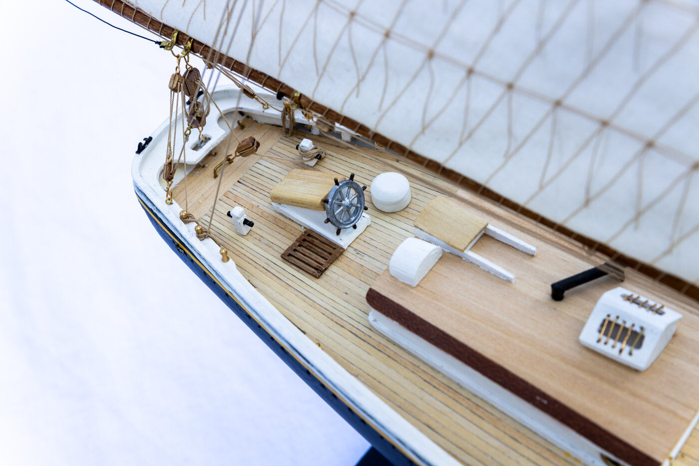 Model Shipways BLUENOSE CANADIAN SCHOONER 1:64 SCALE