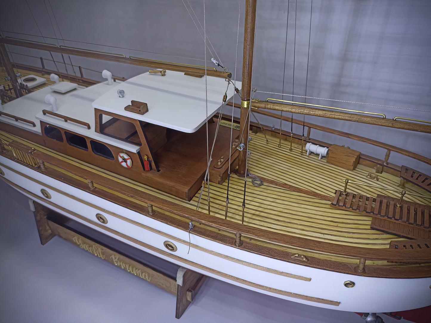 Nauticurso Yacht Bruma With R/C Running Gear 1:43 Scale