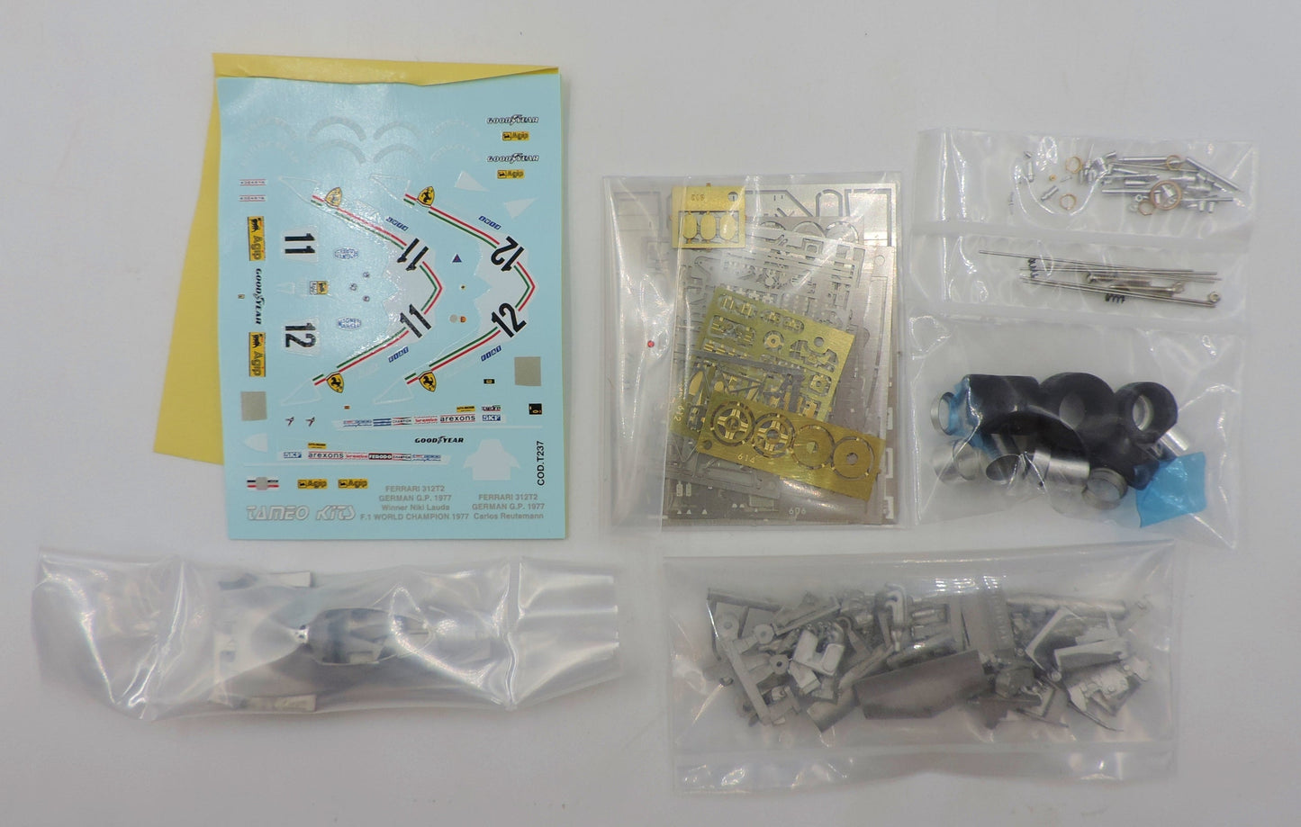 Tameo - WCT 077 Ferrari 312 T2 Driven by Niki Lauda - White Metal Car Kit - Scale 1:43