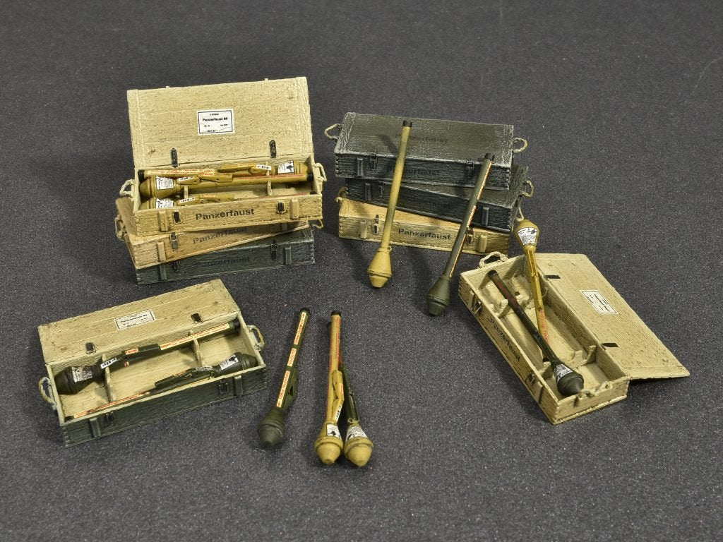 Mini Art - WWII Panzerfaust 30/60 Wpns:35