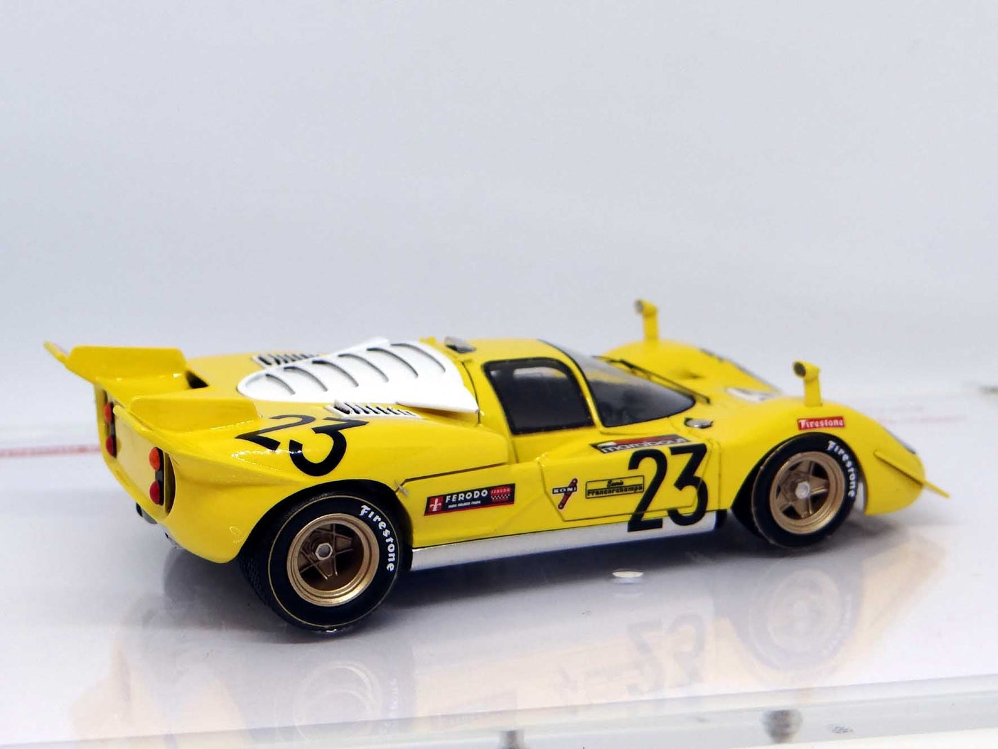 Tameo - FERRARI 512 S 1000Km SPA 1970 Derek Bell Hugues de Fierlant 1:43 Scale Kit