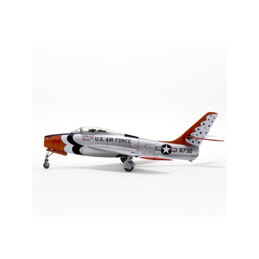 Revell - 15996 1/48 Republic F-84F Thunderstreak Thunderbirds