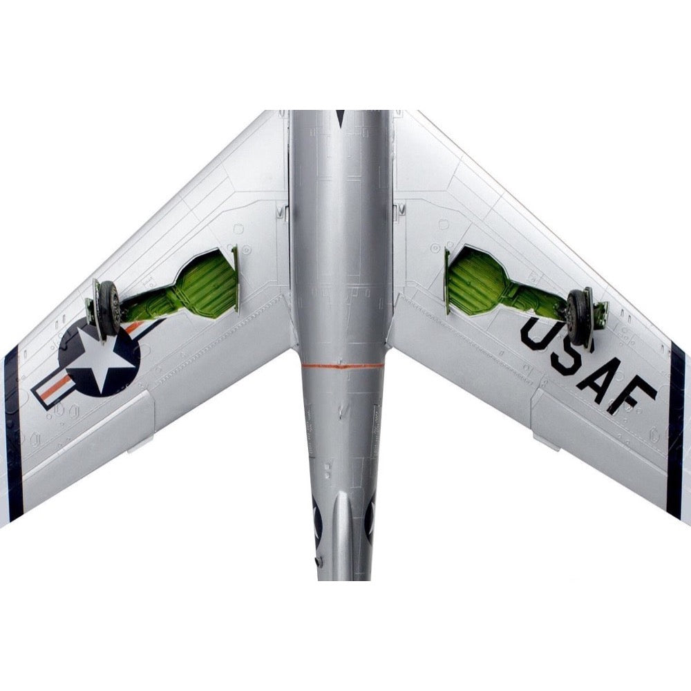 Revell - 15996 1/48 Republic F-84F Thunderstreak Thunderbirds