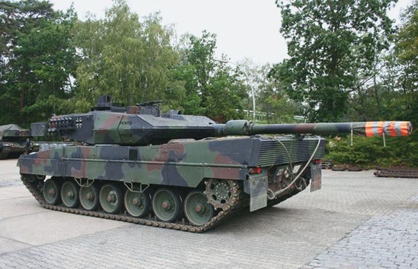 Revell - LEOPARD 2 A6M 1:72 ##