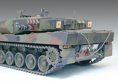 Tamiya - German Leopard 2 A5 Main Battle Tank 1/35 Scale