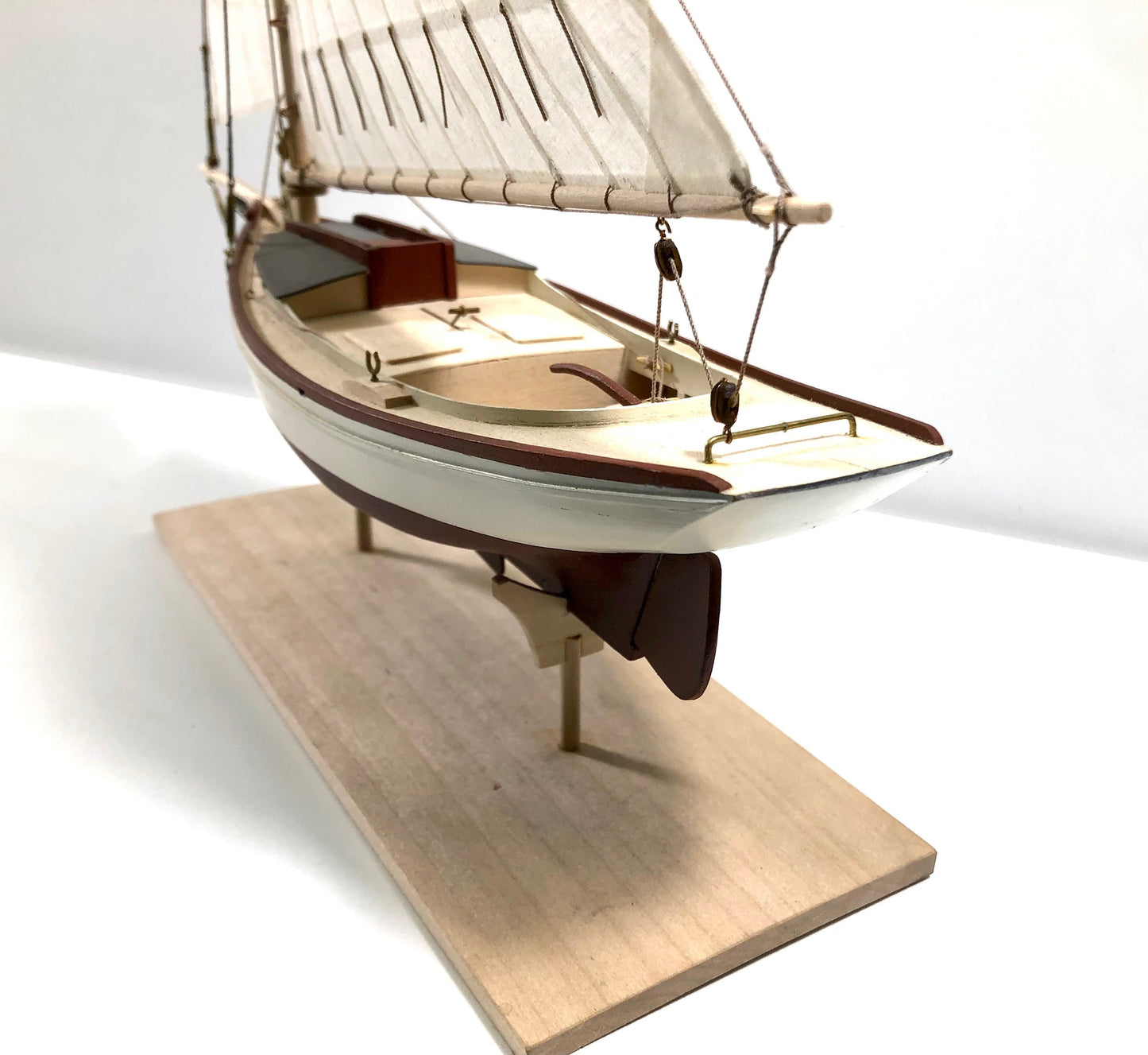 Model Shipways MS1472 Muscongus Bay Lobster Smack Skill Level III of the Shipwright Learning Series.