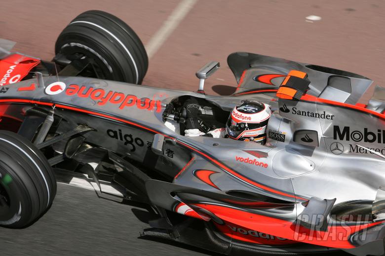 Tameo - SLK052 McLaren MP4/22 Mercedes - 2007 - White Metal Car Kit - Scale 1:43, Made in Italy