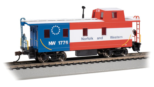 Bachmann - HO Off-set Cupola Caboose N&W #1776