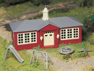 Bachmann - O School House W/Play Equipmt