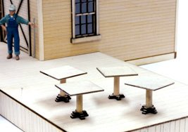 Banta - O Square Cafe Tables