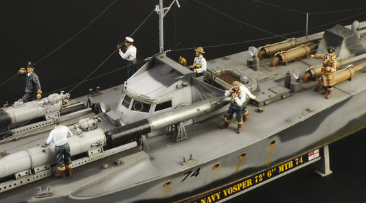 Italeri - VOSPER 74 WITH CREW 1/35 Scale