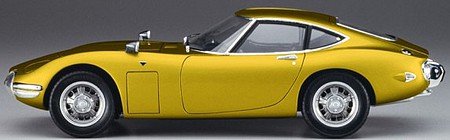 Hasegawa - Toyota 2000GT Gold w/60's Figure 1:24