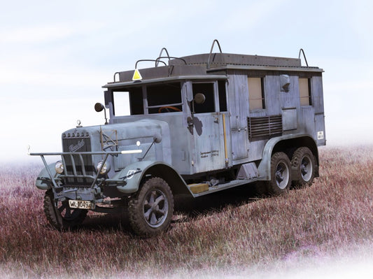 ICM - German Henschel 33D1 Radio Truck 1:35