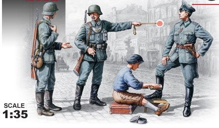 ICM - GERMAN PATROL 1939-42 FIGS :35