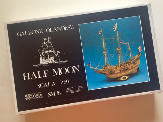 Corel - HALF MOON WOOD SHIP MODEL KIT 1:50