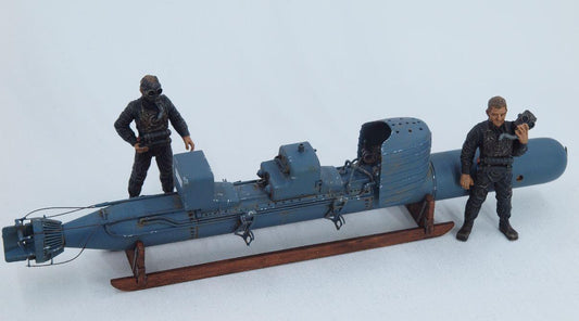 Italeri - SLC "MAIALE" WITH CREW 1/35 Scale