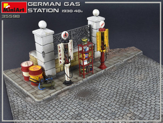 Mini Art - German Gas Station 1930-40's 1:35
