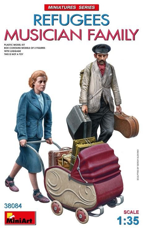 Mini Art - Refugees Musician Family 1:35