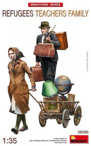 Mini Art - Refugees Teachers Family Figs 1:35