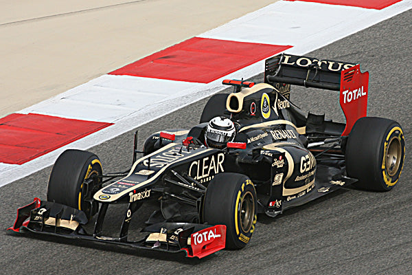 Tameo - TMK406 Lotus E20 Renault - 2012 - White Metal Car Kit - Scale 1:43, Made in Italy