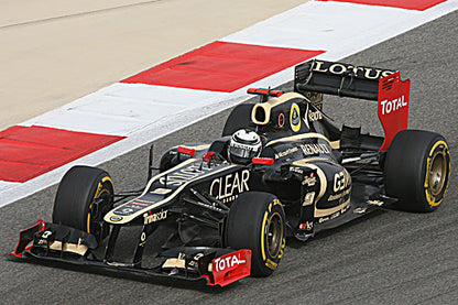 Tameo - TMK406 Lotus E20 Renault - 2012 - White Metal Car Kit - Scale 1:43, Made in Italy