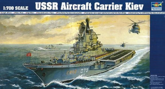 Trumpeter - SOVIET KIEV CARRIER 1:700