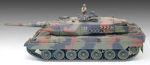 Tamiya - German Leopard 2 A5 Main Battle Tank 1/35 Scale
