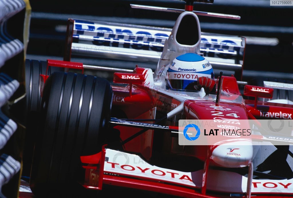 Tameo - TMK311 Toyota TF-102 - 2002- White Metal Car Kit - Scale 1:43, Made in Italy